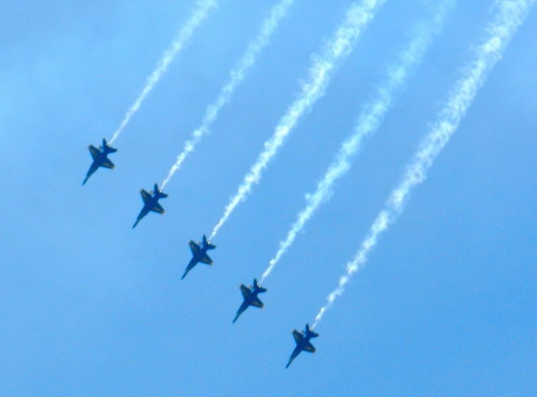 Blue Angels spread wings over Annapolis | Queen Annes County ...