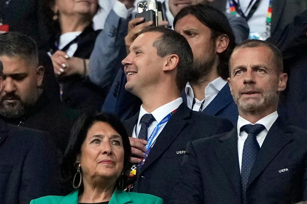 FIFA-Executive-Leaves