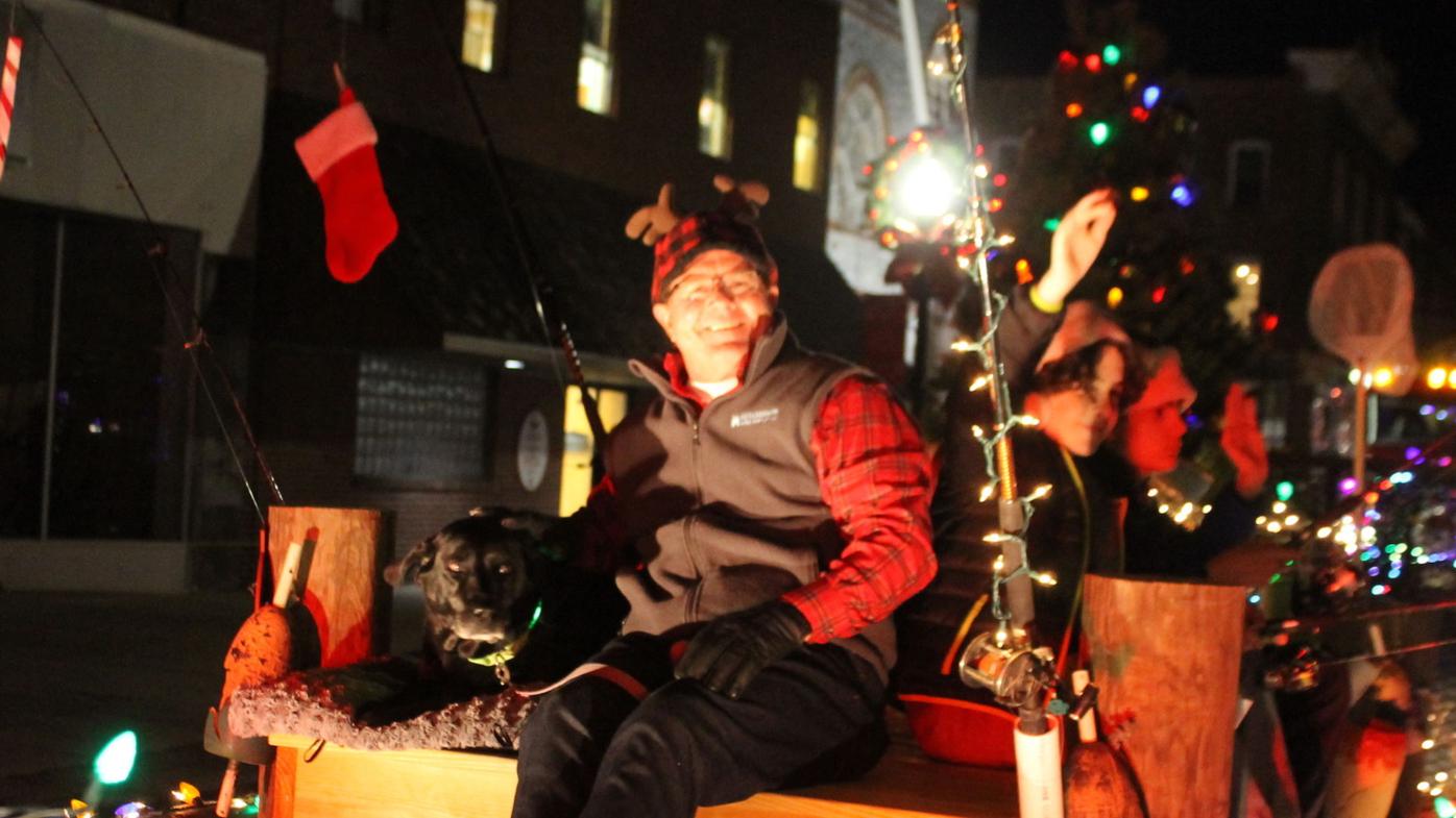 Hutchinson Ks Christmas Parade 2022 Cambridge Christmas Parade Returns For 72Nd Year | News |  Myeasternshoremd.com