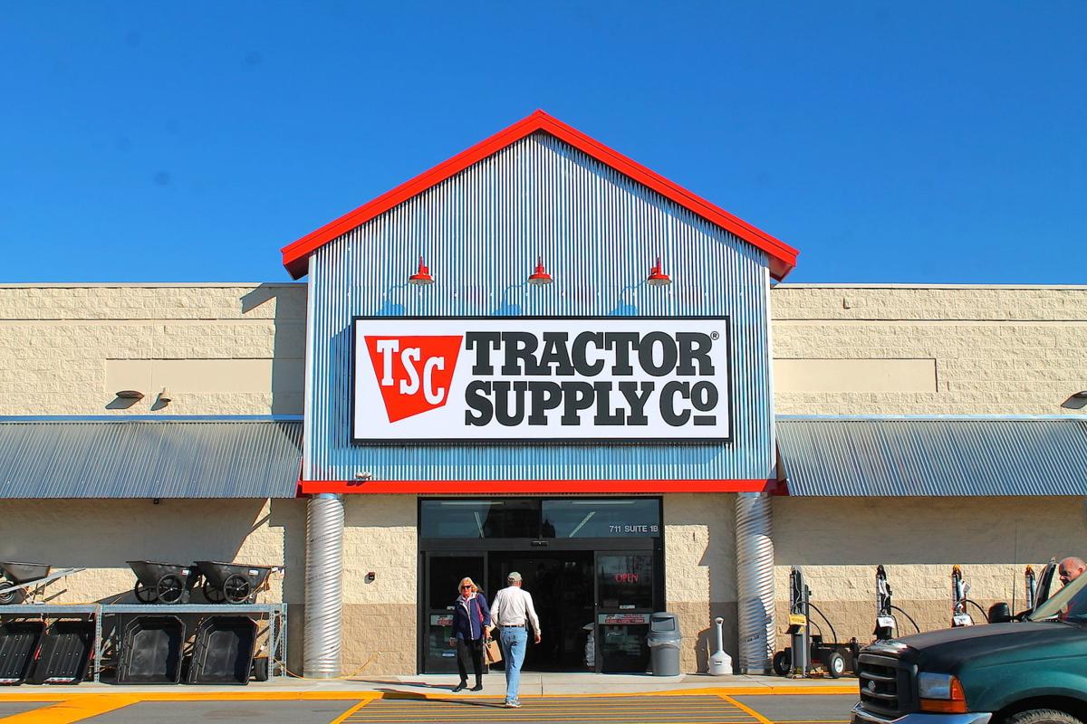 company supply h Tractor annual 4 H fundraiser semi off kicks Supply