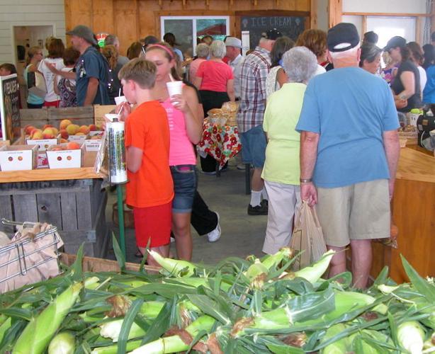 Crowd turns out for Sudlersville Peach Festival Queen Annes County