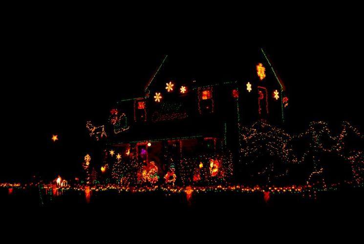Holiday lights in Greensboro Featured
