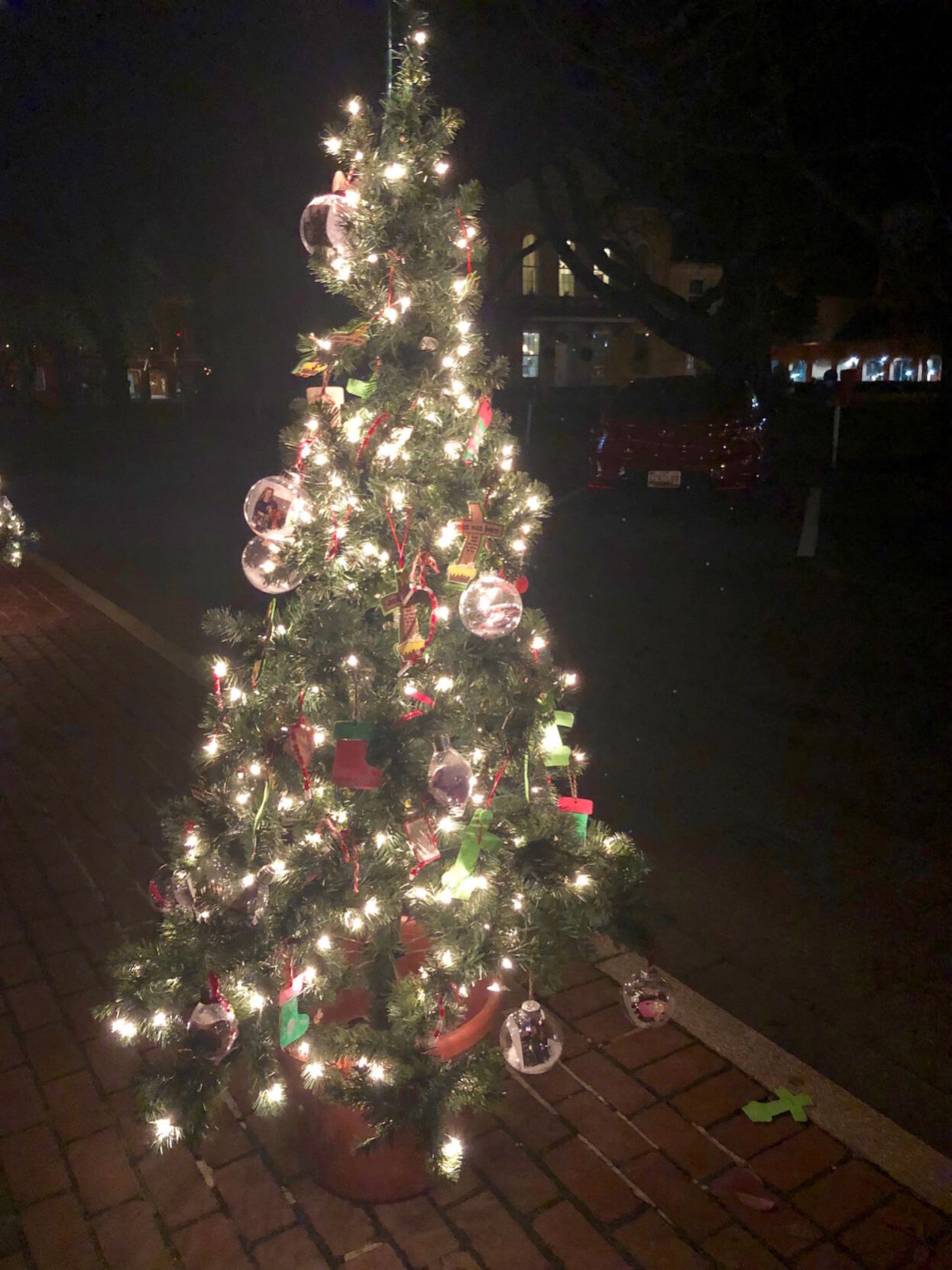 Christmas Tree Decorating Contest 2020