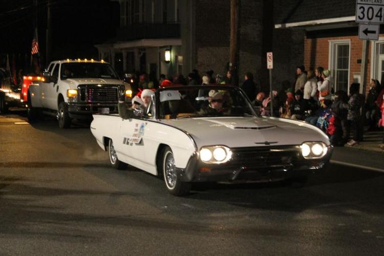 Centreville Christmas Parade Featured