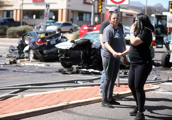 Wrongway driver sparks fourvehicle crash on Fry Boulevard Cochise