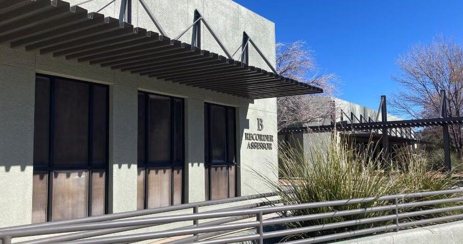 Light agenda, heavy diss track at county meeting