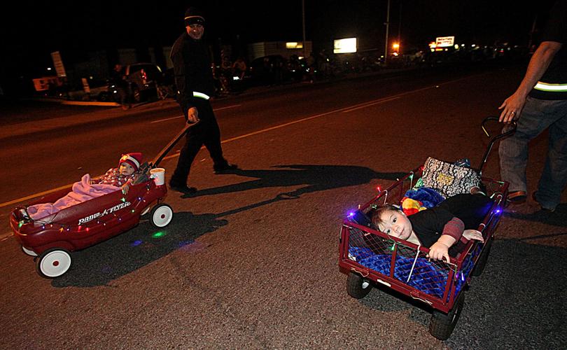 Holiday light parade ushers in season in Sierra Vista Local News