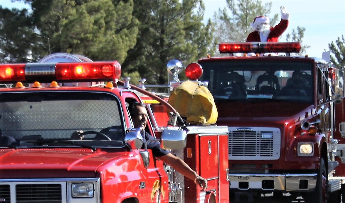 Santa spotted in Pirtleville Douglas Dispatch