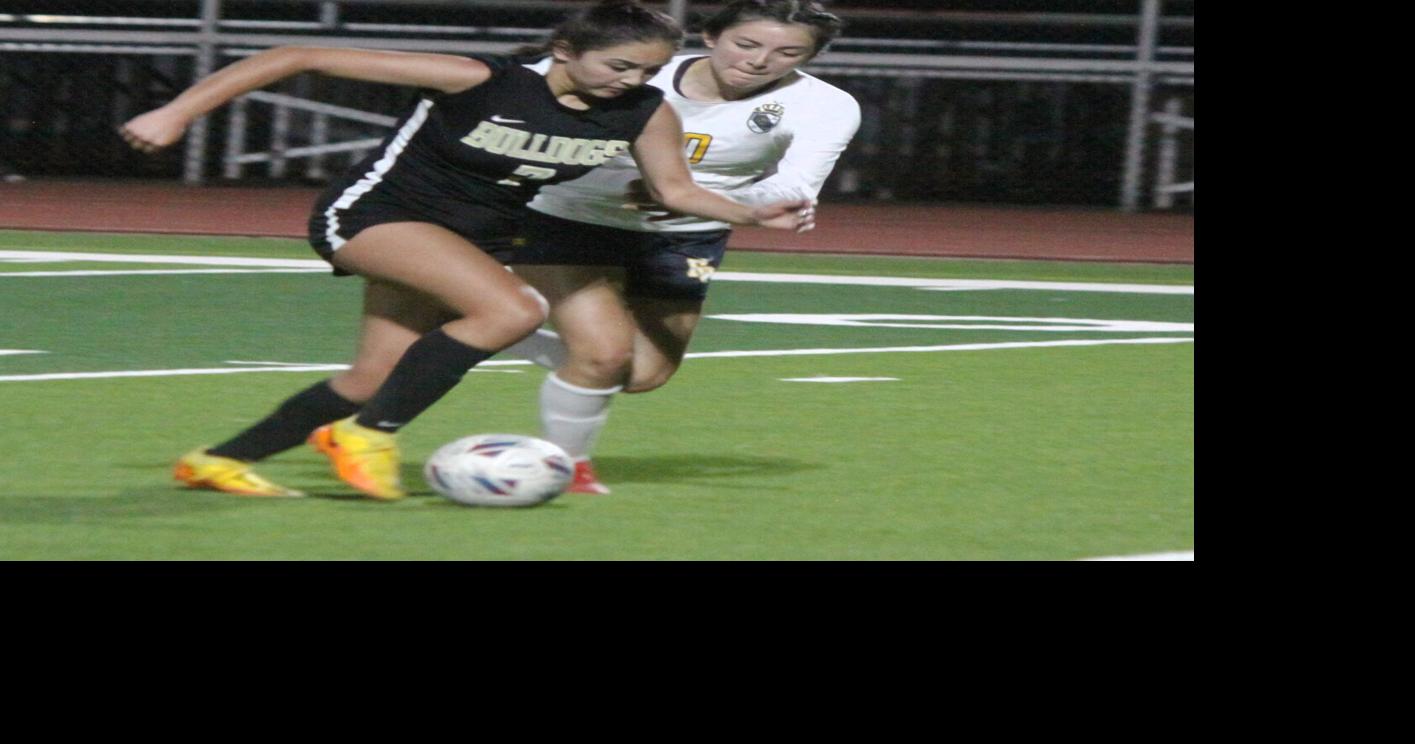 Douglas girls soccer snaps three-game skid as freshman goalie closes in ...