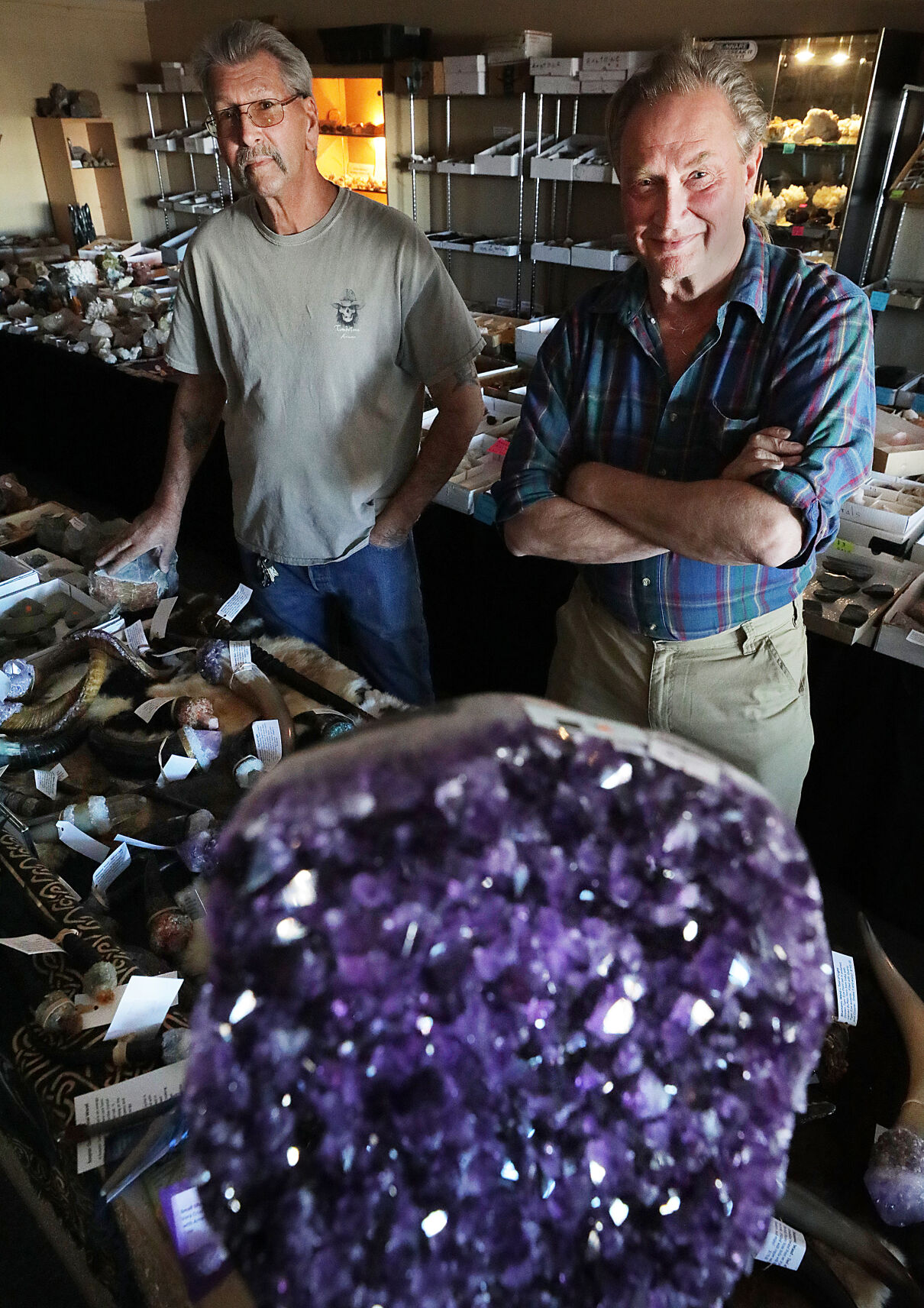 Rock hounds hunt through the chaos that is Tucson gem show