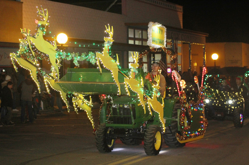 Lighting the holiday night Willcox Range News