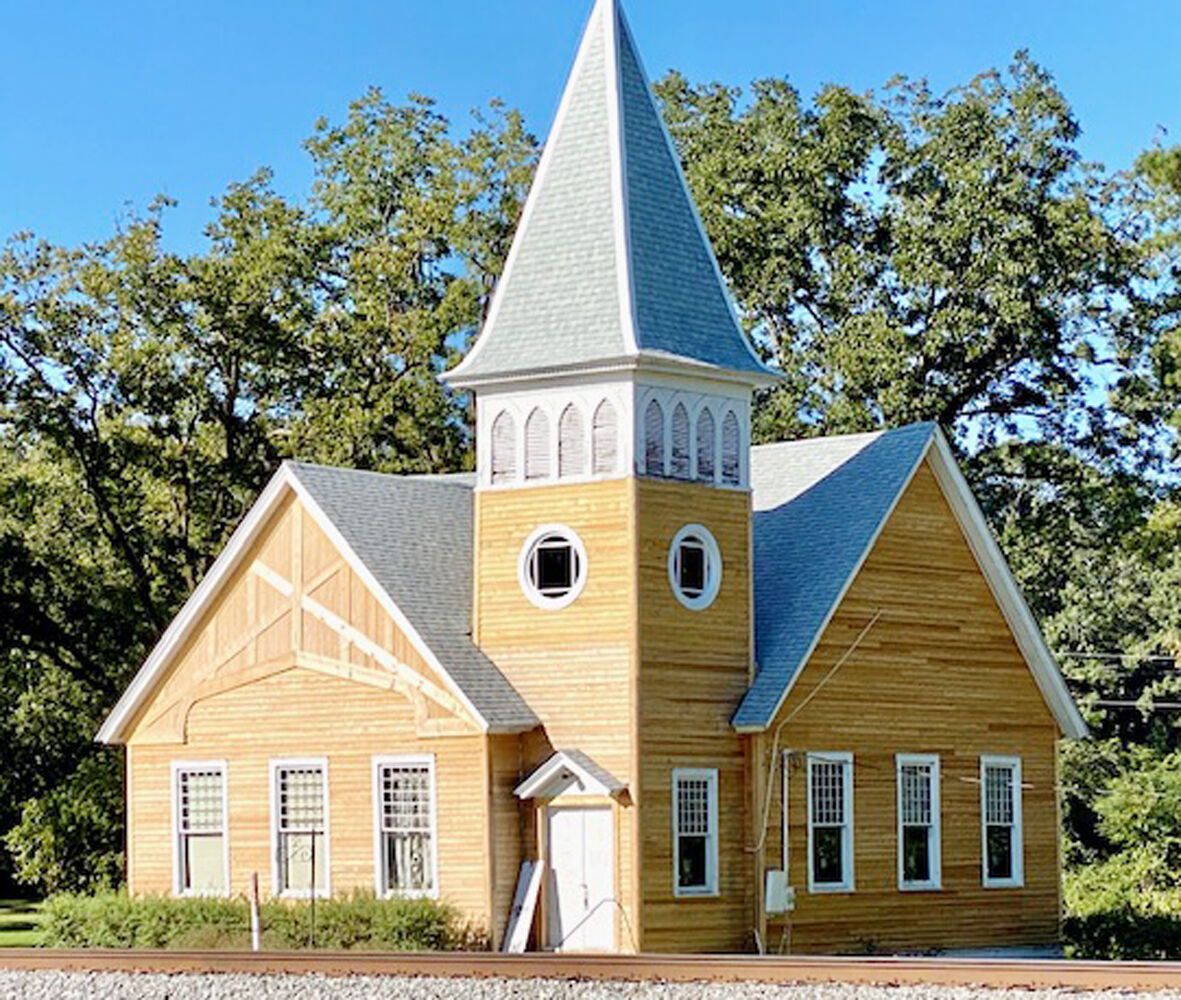 DESTINATION BOLINGBROKE Bolingbroke is booming New author, new restaurant, new market