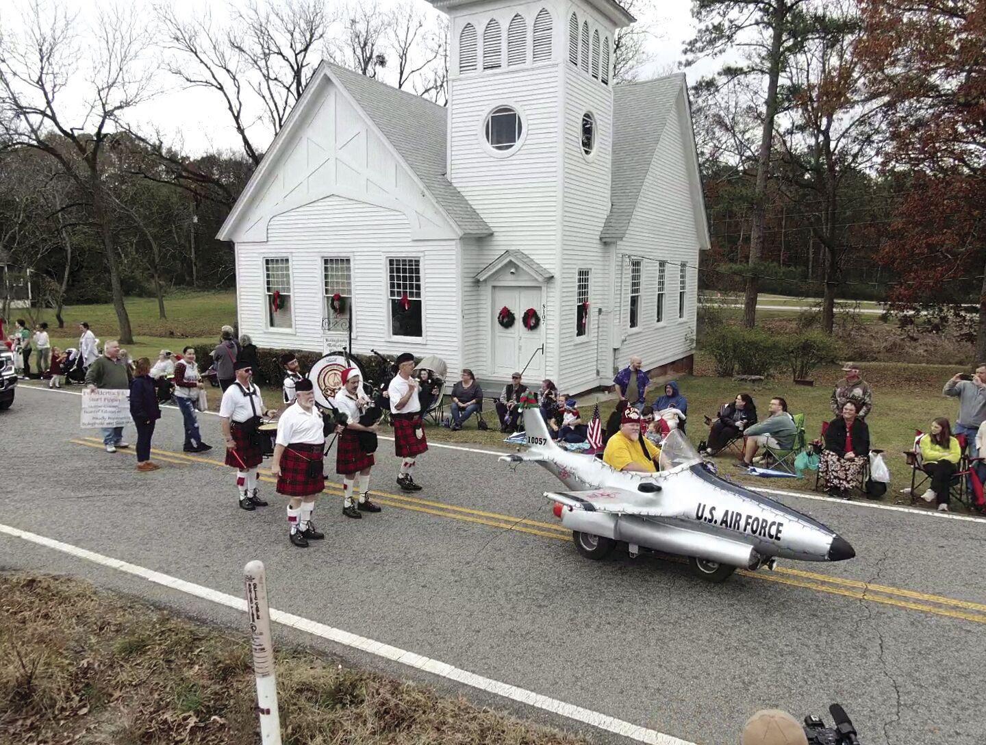 Bolingbroke rings in the Christmas season News