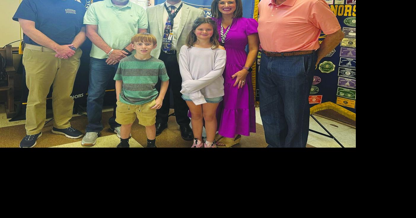 Hubbard students tell Kiwanis about their chicken & egg project