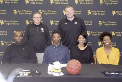 Mp S Holden Makes College Decision Sports Mymcr Net