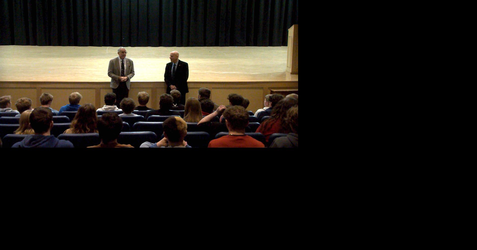 State reps visit Negaunee HS to explain legislative process using cellphone law