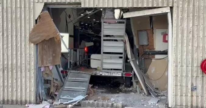 Wisconsin man dead after crashing into Delta County mall