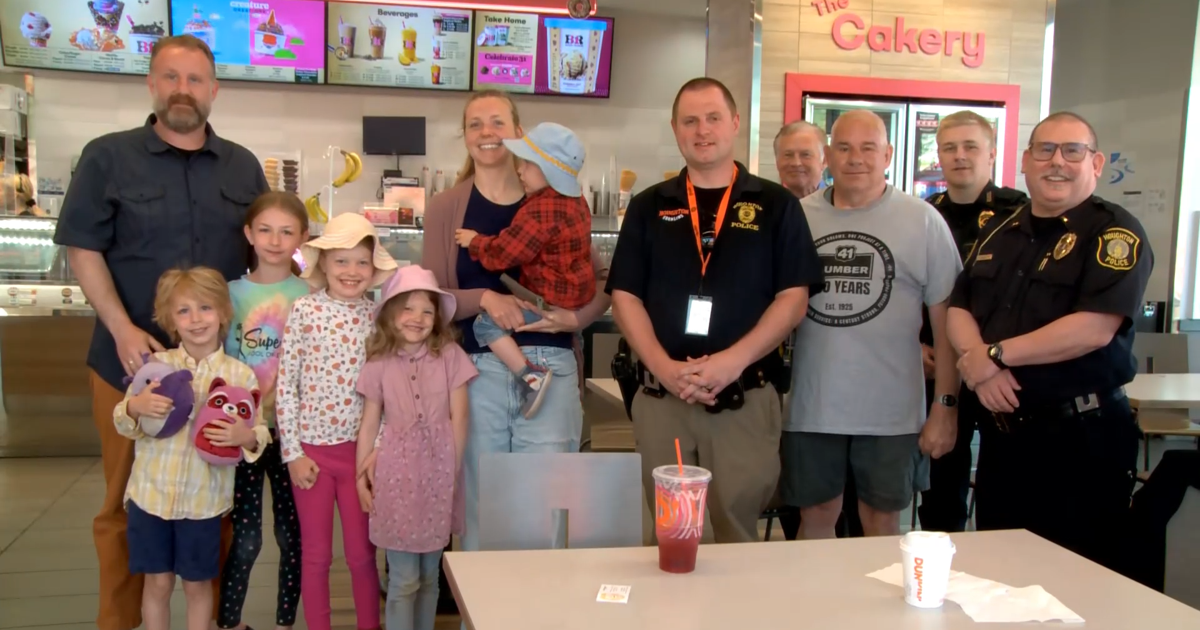 Houghton police connect with community through Coffee with a Cop event