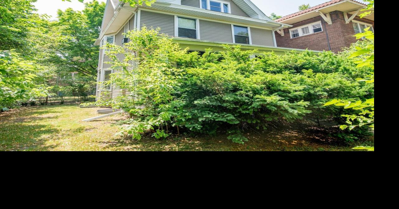 Commission frowns on rezoning Marshall lot for new townhomes General