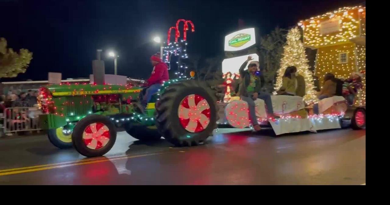 Video Calistoga Lighted Tractor Parade