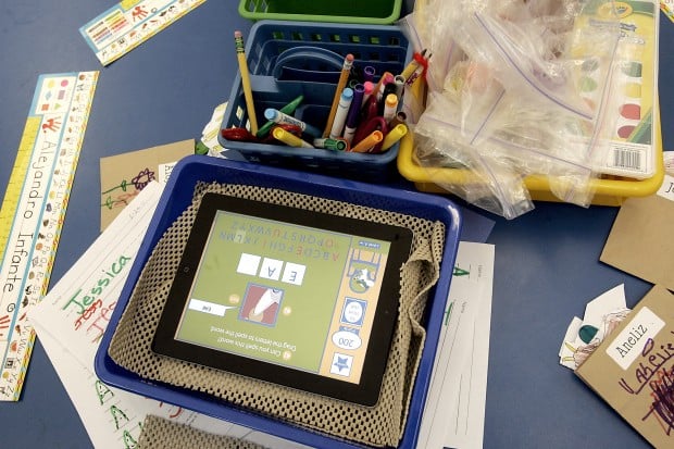 iPads entertain, educate kids in pilot program | Local News ...