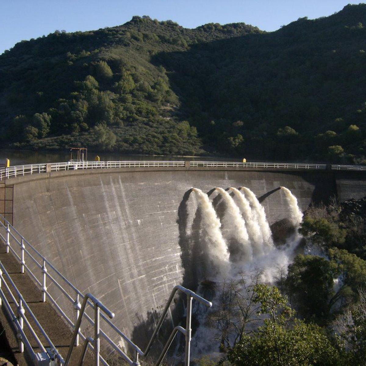 Barriers To Stop Post Fire Debris At Milliken Dam Protect Napa