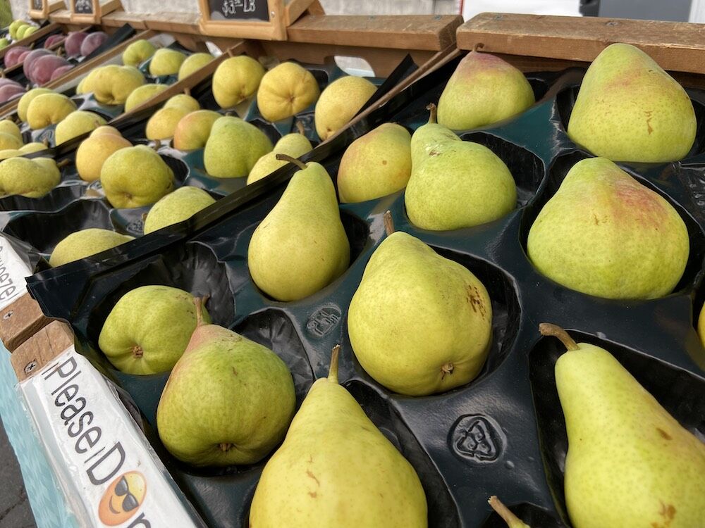 Fresh Organic Bosc Pears  Central Market - Really Into Food