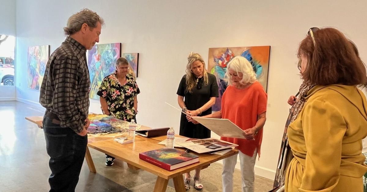 ‘Art heals’: Dinah Cross James brings abstract pieces to Calistoga's CAMi Art Gallery