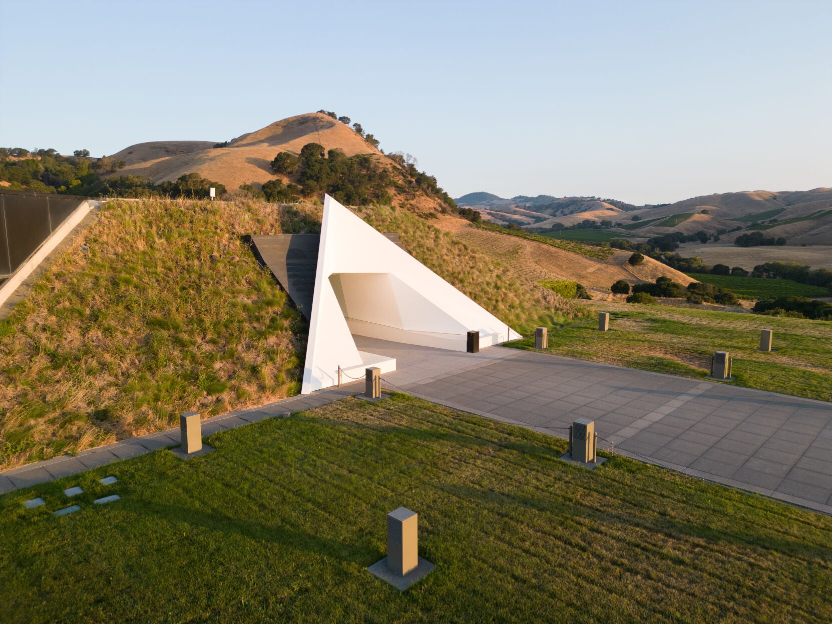napavalleyregister.com - JENNIFER HUFFMAN jennifer.huffman@napanews.com - Napa's Artesa Estate changes hands in $40m Boisset deal