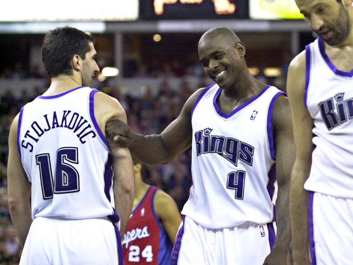 On this date: Lakers score controversial win over Kings in 2002 WCF