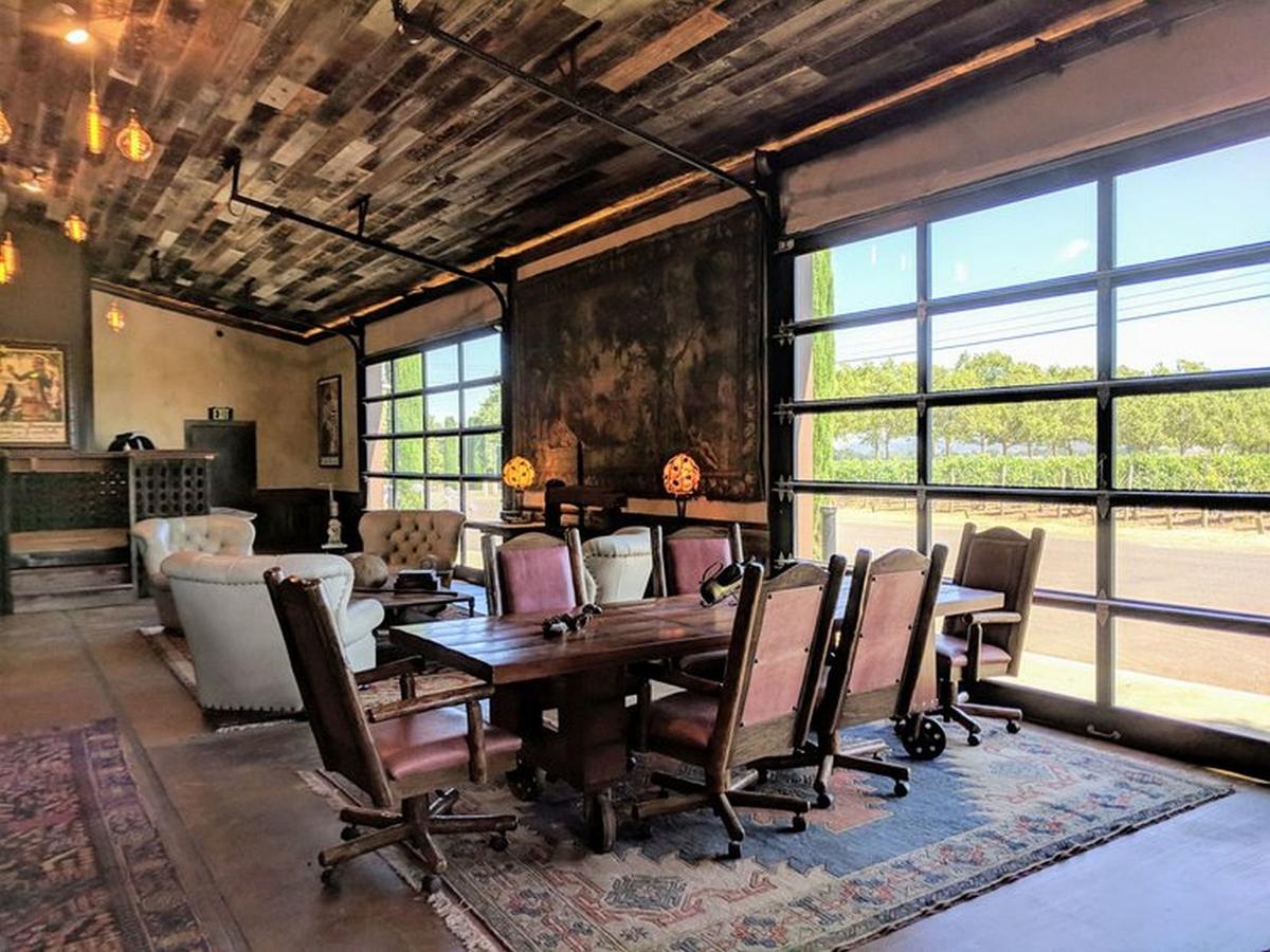 Roam Calistoga