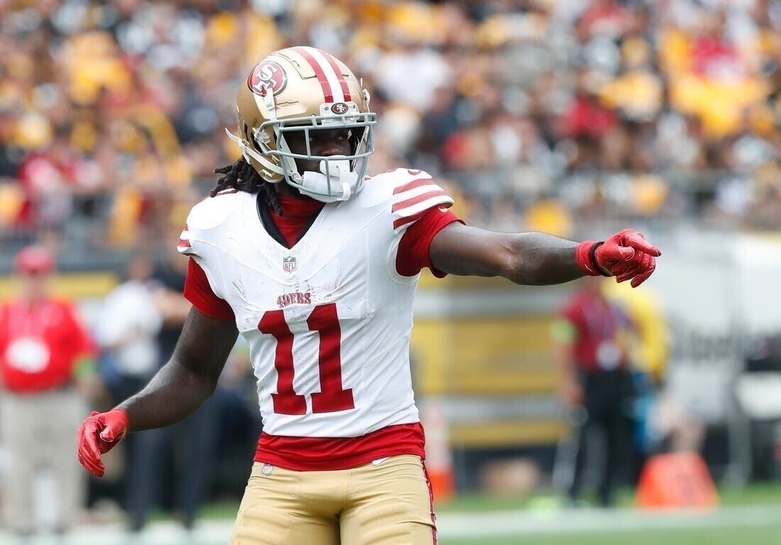 SANTA CLARA, CA - DECEMBER 11: San Francisco 49ers wide receiver Brandon  Aiyuk (11) reacts to a