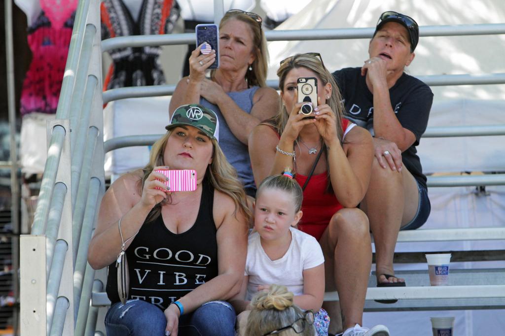Photos Karaoke At The Napa Town Country Fair Local News Napavalleyregister Com