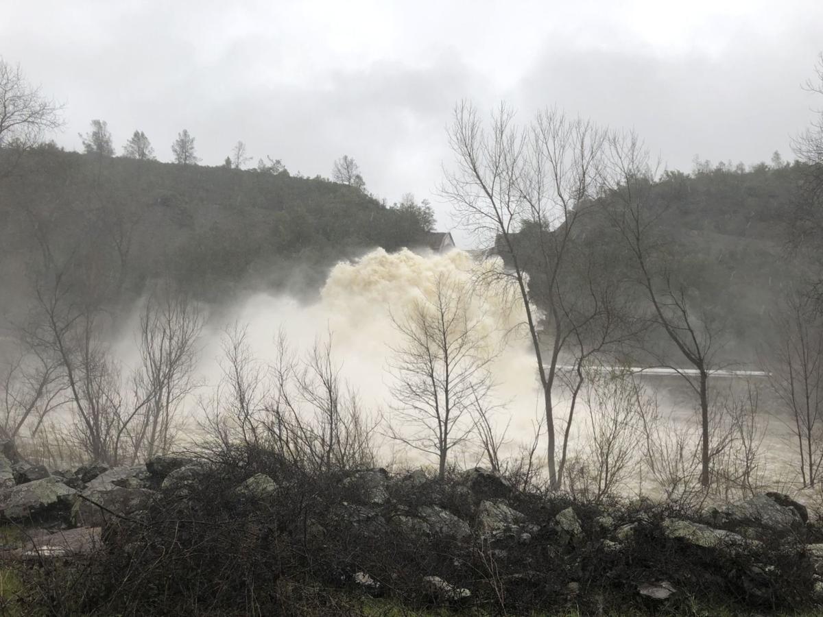 Lake Hennessey spillway