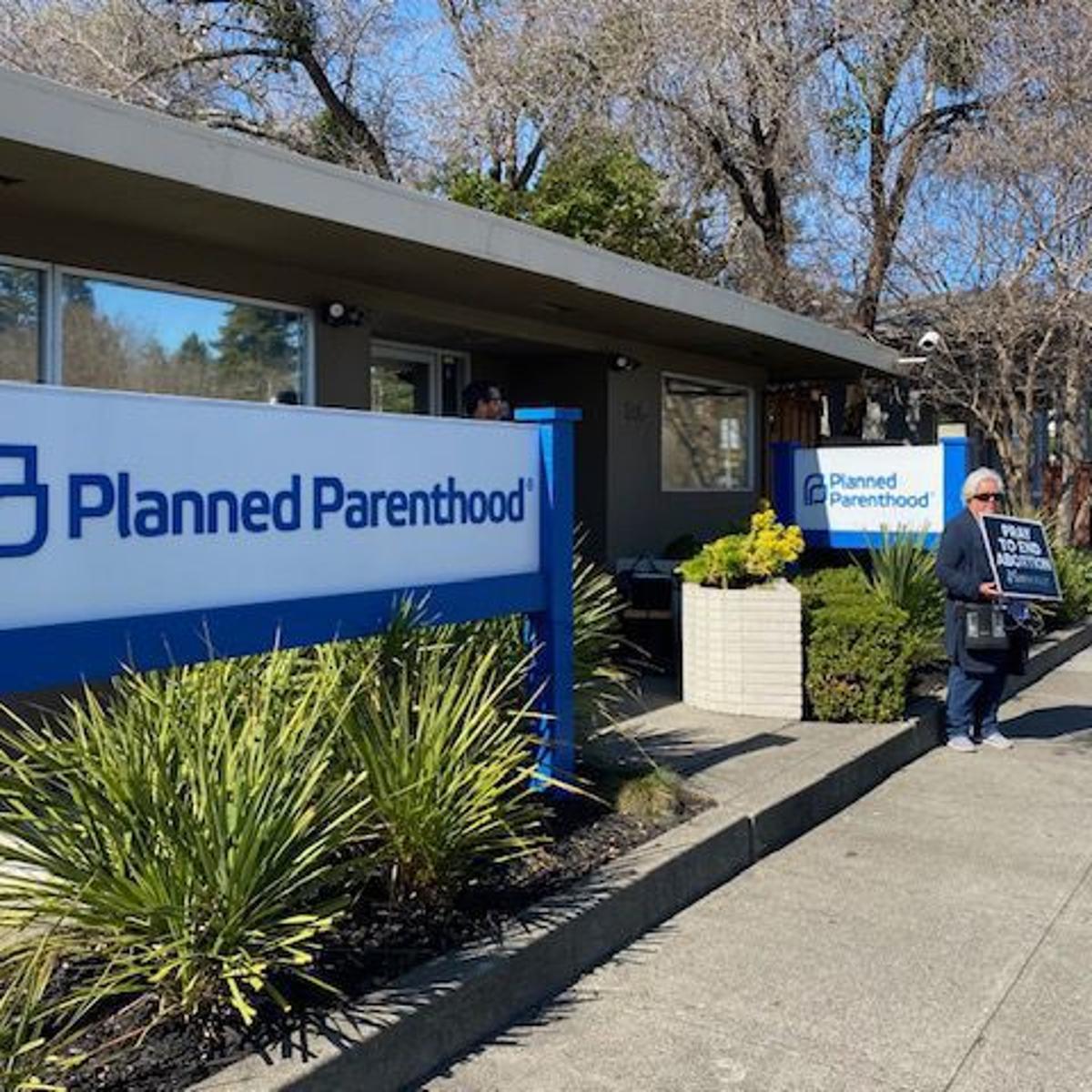 40 Days For Life Returns To Napa S Planned Parenthood Clinic Drawing Critics And Defenders Local News Napavalleyregister Com 40 Days For Life Returns To Napa S Planned Parenthood Clinic Drawing Critics And Defenders Local News Napavalleyregister Com