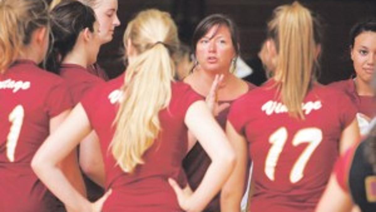 Alum Porter Returns To Coach Vintage Spikers High School