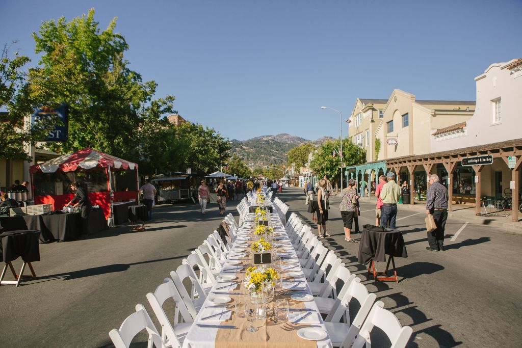 Reminder Calistoga S Lincoln Avenue Closed On Sunday For Harvest Preparations For And The Harvest Table Event Shown Here In 2018 Will Shut Down Lincoln Avenue 10 Hours On Sunday Sept Motorists Need To Use