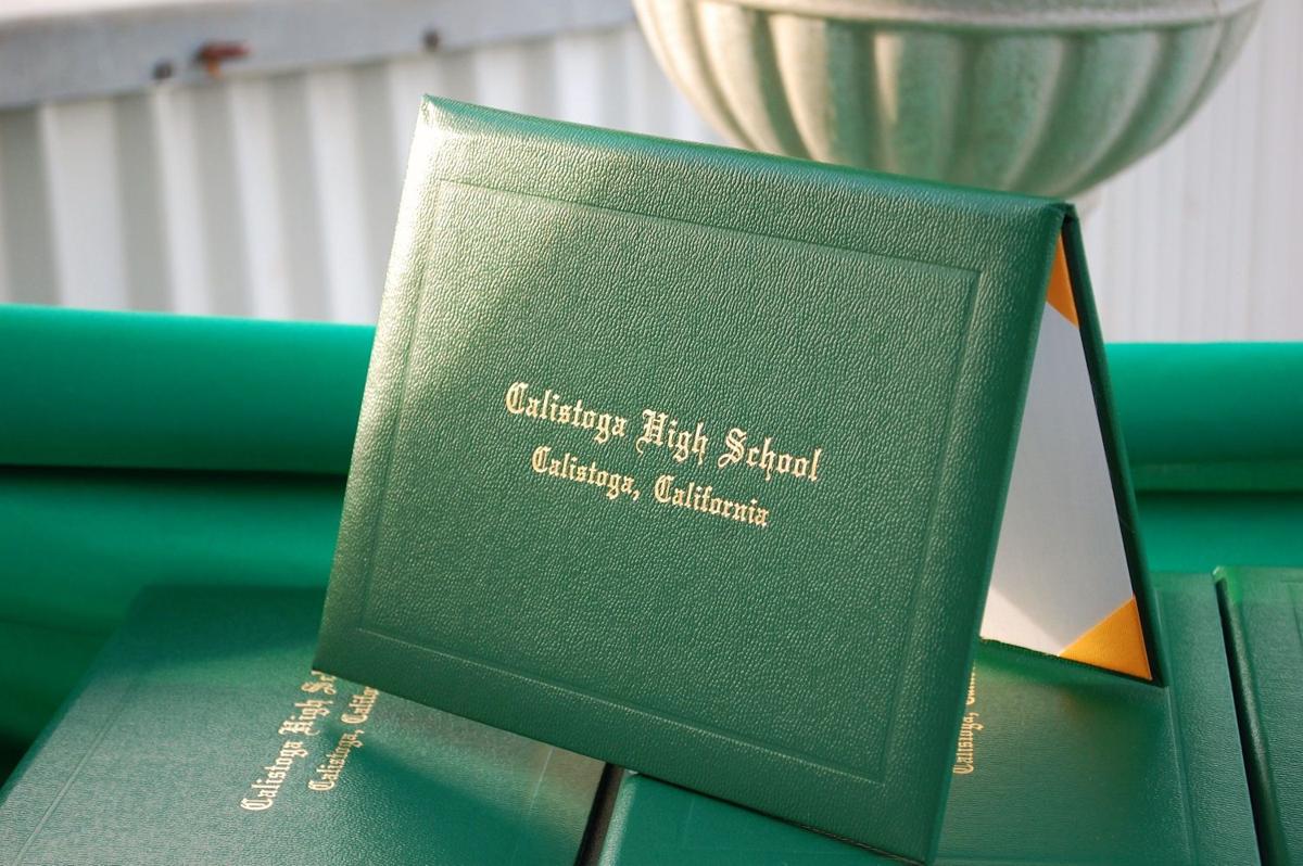 Gradimages Uc Davis College Of Agr And Env Sciences Spring Am Graduation 2016 My Photos Justin Nunes
