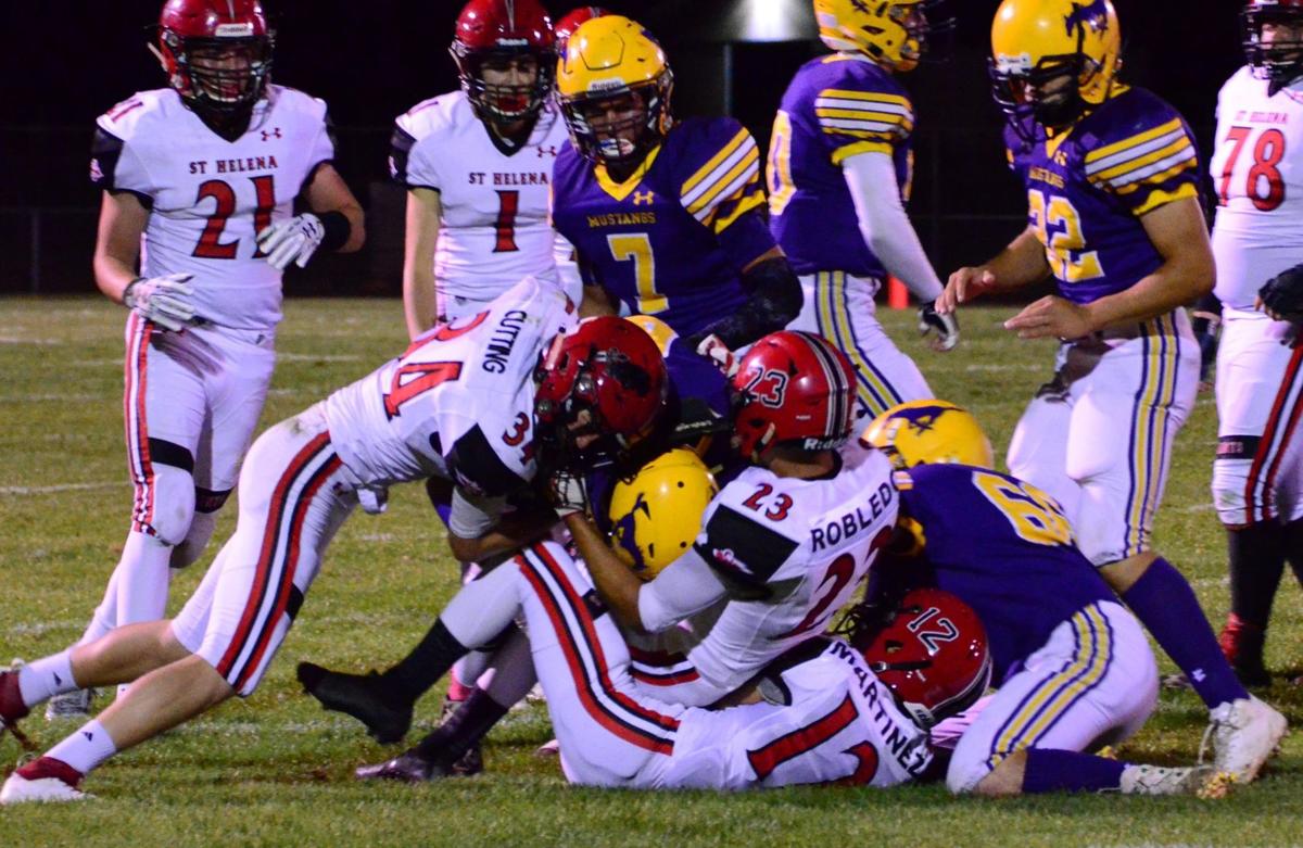 Middletown football team contains St. Helena running game in 347