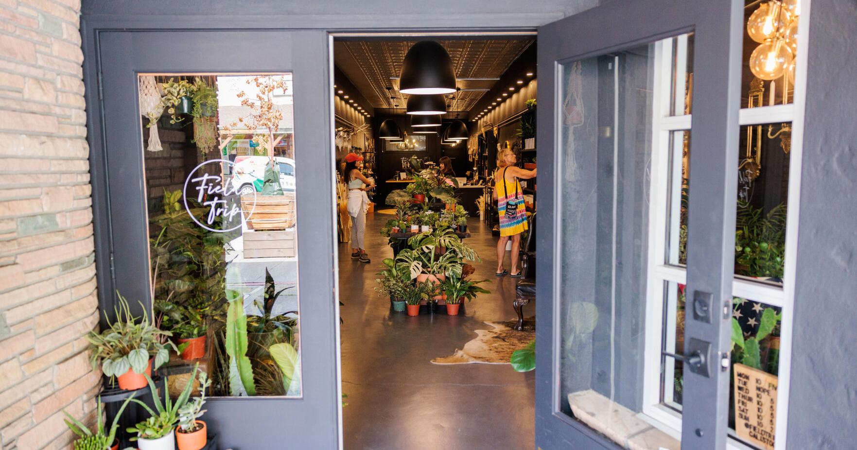 Calistoga hosts first annual sidewalk sale May 31 to June 2 - Vimarsana News
