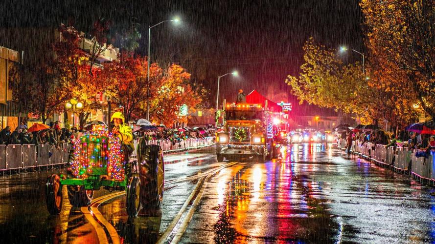 Deckedout trucks, tractors draw cheers at Calistoga’s Lighted Tractor
