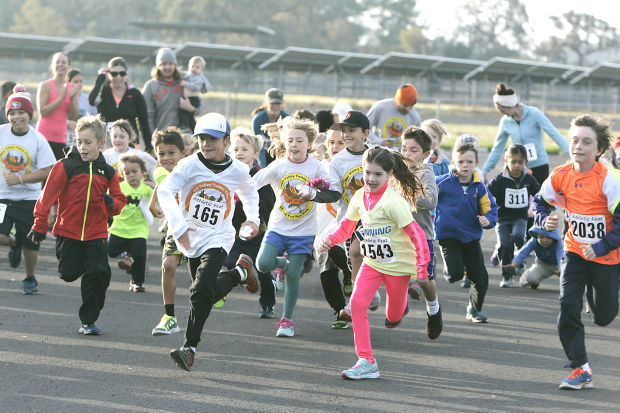 Runners kick off Thanksgiving Day with Turkey Chase