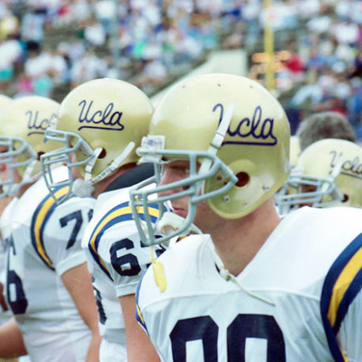 Former Ucla Nfl Player Lachapelle Honored By Vintage High