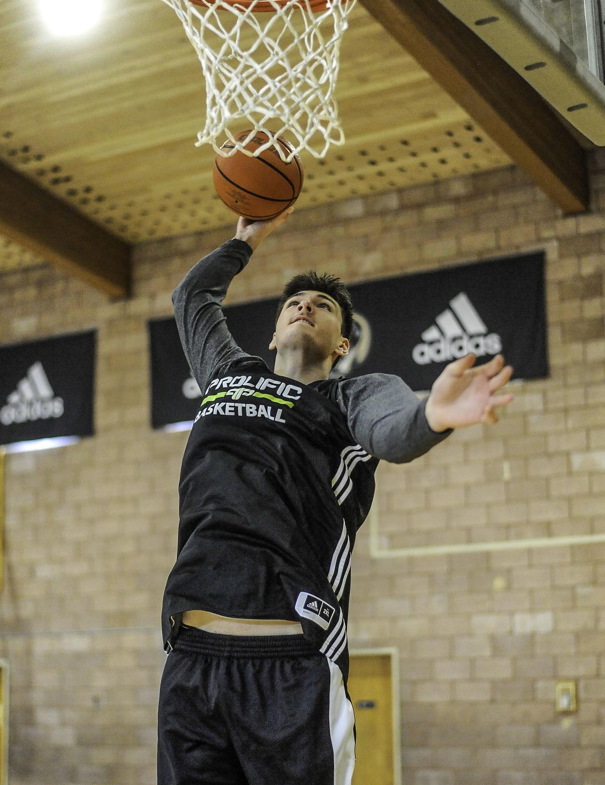 Australia S Jordan Schwalger A 6 10 Center With Autism Finds A