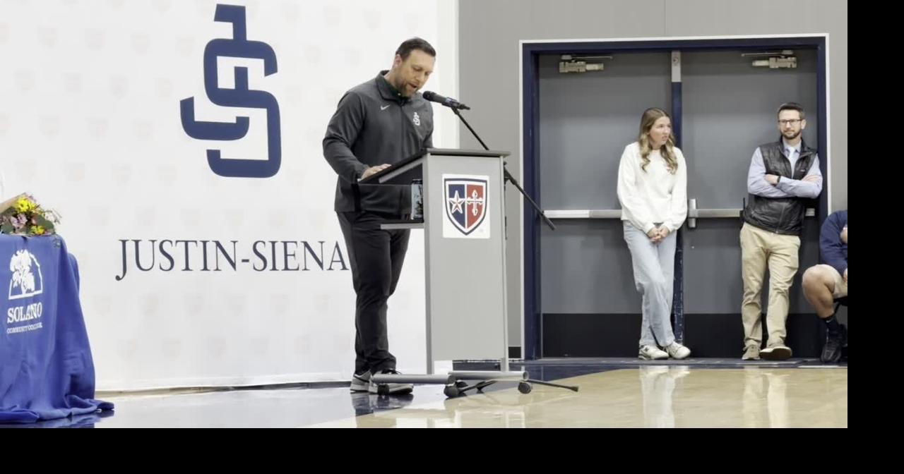 Justin-Siena volleyball head coach Kate Pedisich and Gracie De Fina talk about Lewis & Clark College
