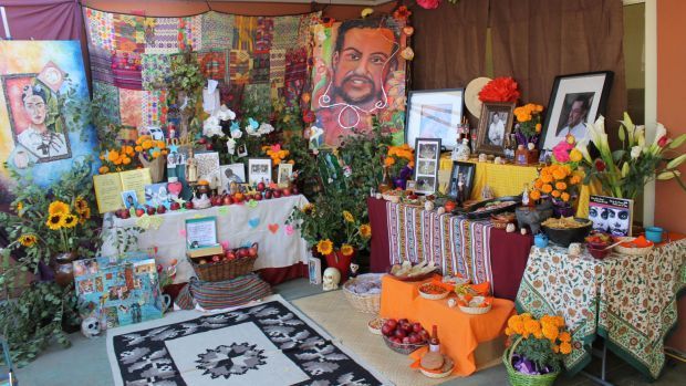 things to put on a dia de los muertos altar