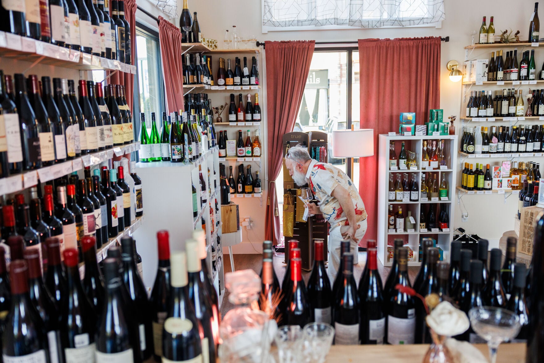 Don’t know wine? Napa experts share tips for gifting a great bottle