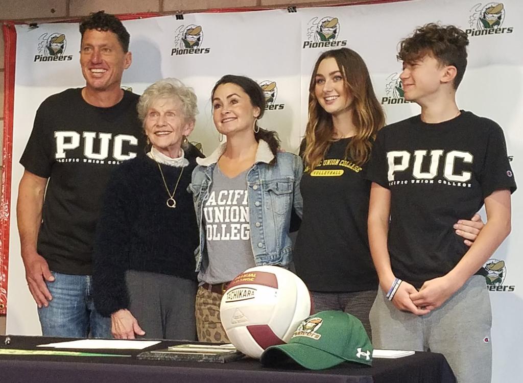 Volleyball Napa Christian S Hearn Signs With Pacific Union