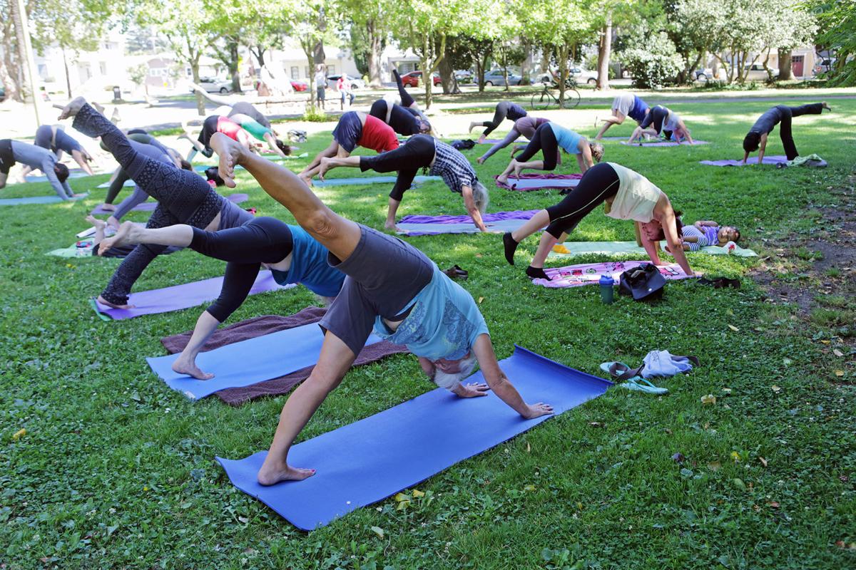Program Takes Yoga Outdoors And Out Into Napa Local News Napavalleyregister Com