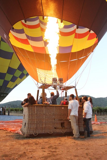 From solid ground, chase crews keep hot air balloons aloft | Local News